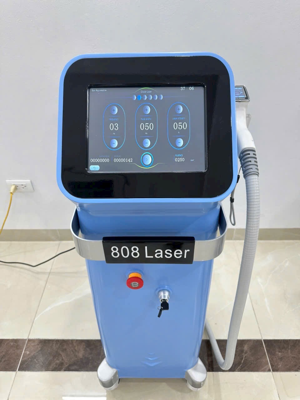 Máy triệt lông diode 808 laser