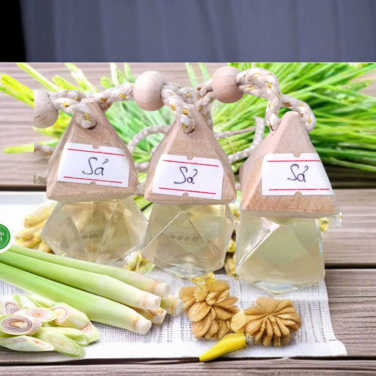 Tinh Dầu Sả Treo Xe