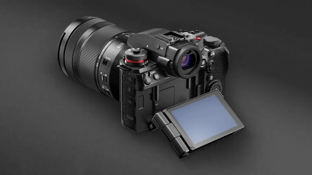 man-hinh-linh-hoat-Panasonic-LUMIX-S1-II