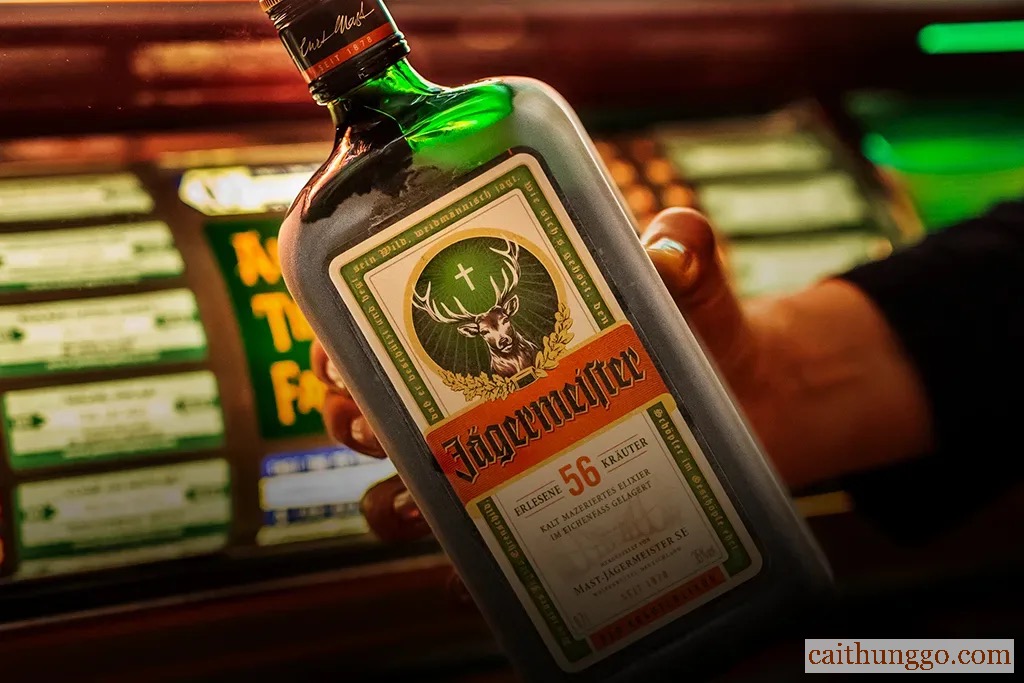 Câu Chuyện Jägermeister: Nguồn Gốc Huyền Thoại Của Rượu Liqueur