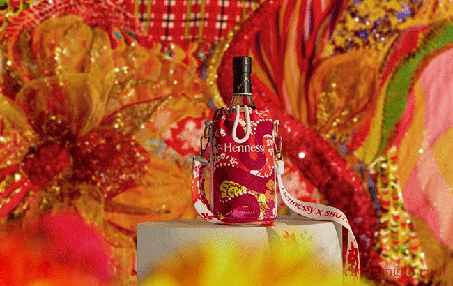 Top 10 Ý Tưởng Hộp Quà Tết 2025 Lấy Cảm Hứng Từ Rượu Mạnh