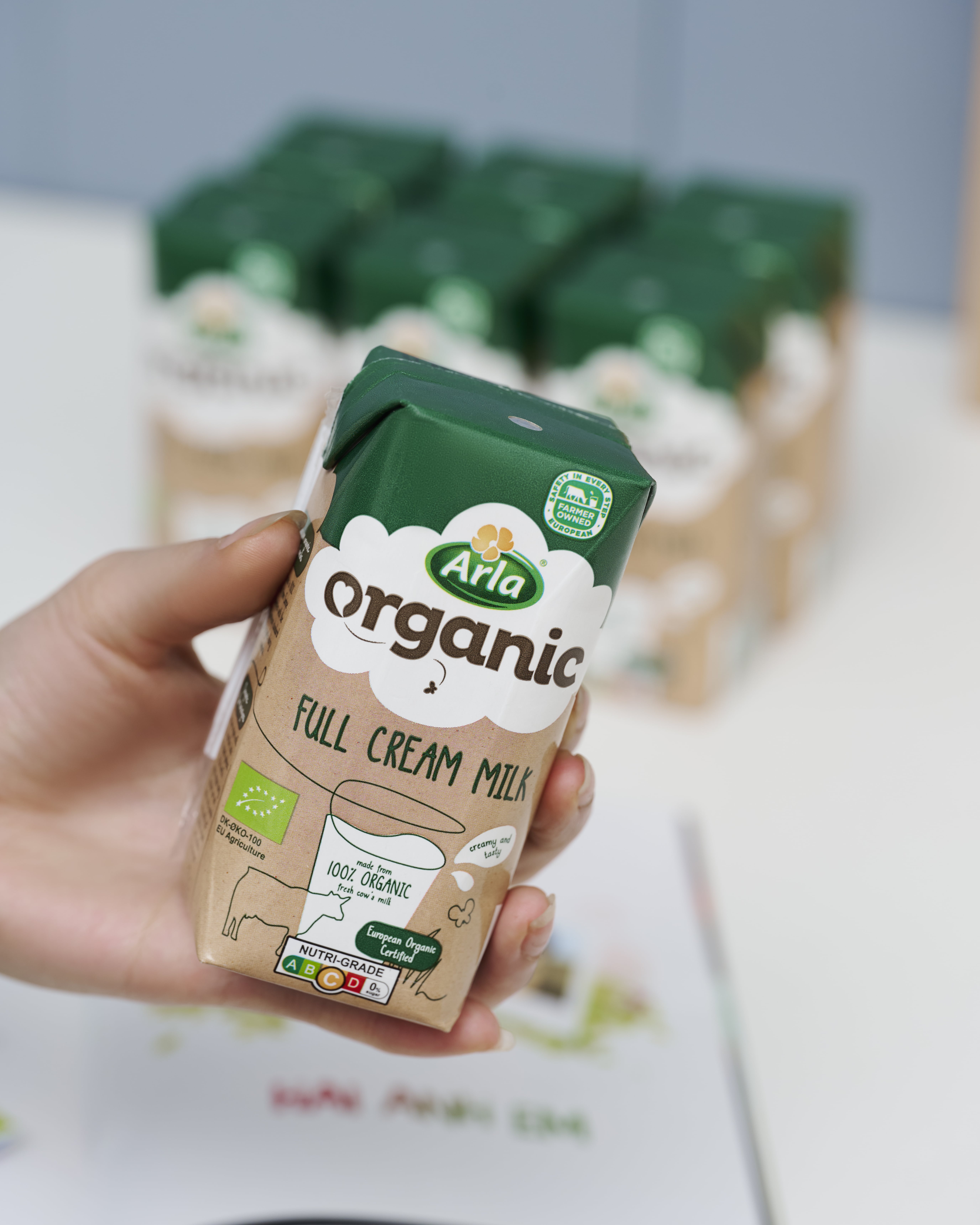 Sữa Tươi Hữu Cơ Arla Nguyên Kem