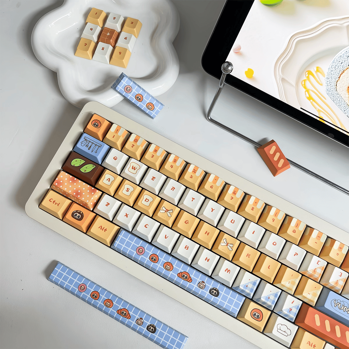 Keycap Labubu PBT Dye-sub Cherry Profile