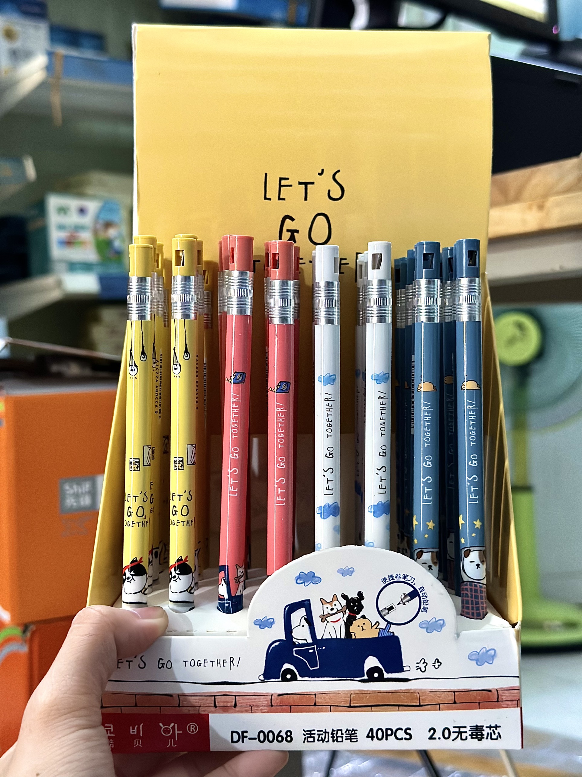 Bút Chì Bấm Ngòi 2.0mm DF0068 (40 Cây/Hộp; 36 Hộp/Thùng)