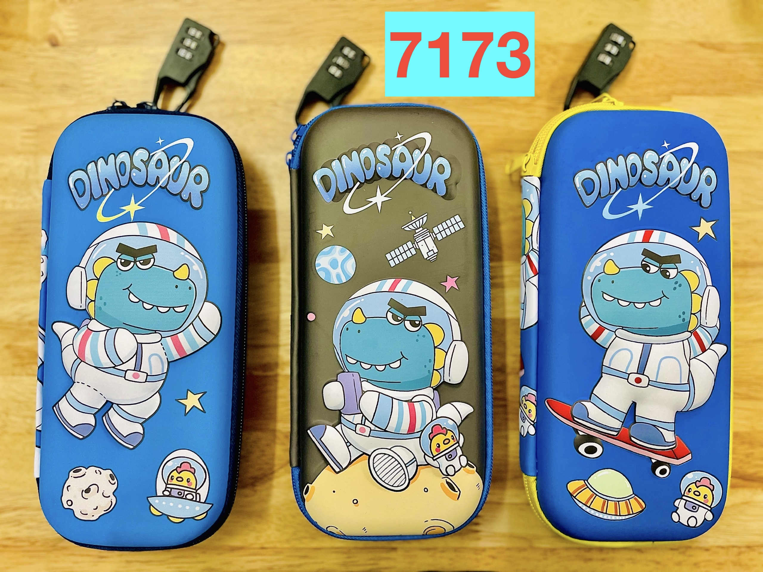 Ví đựng bút Cứng 3D Nổi 7173 (36 Cái/Thùng)