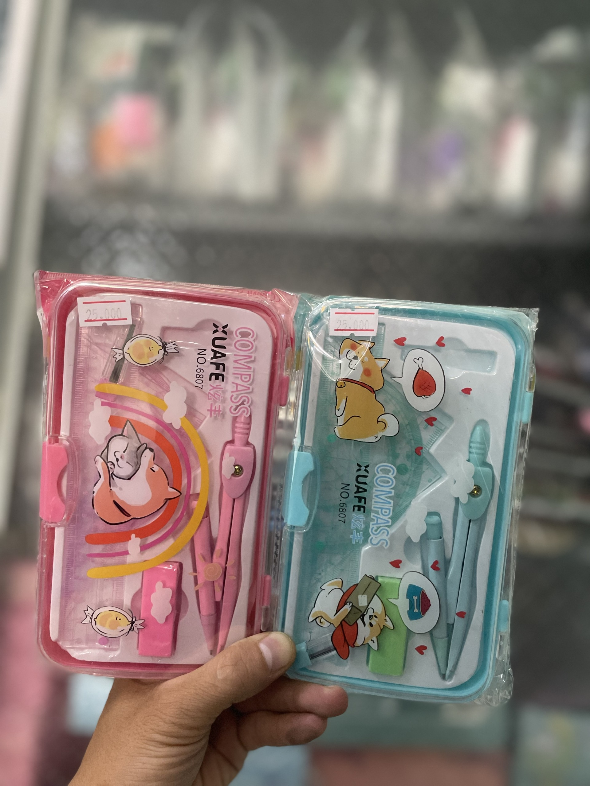 Bộ Compa Chì Bấm, Thước Gôm 6807 (12 Bộ/Hộp; 18 Hộp/Thùng)