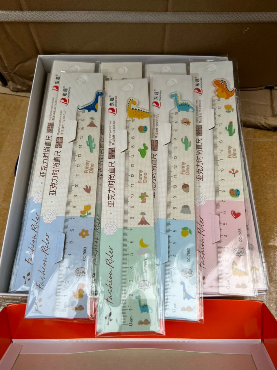 Thước Nhựa Cứng Đủ Hình Khủng Long 18cm 8683 (48 Cây/Hộp)