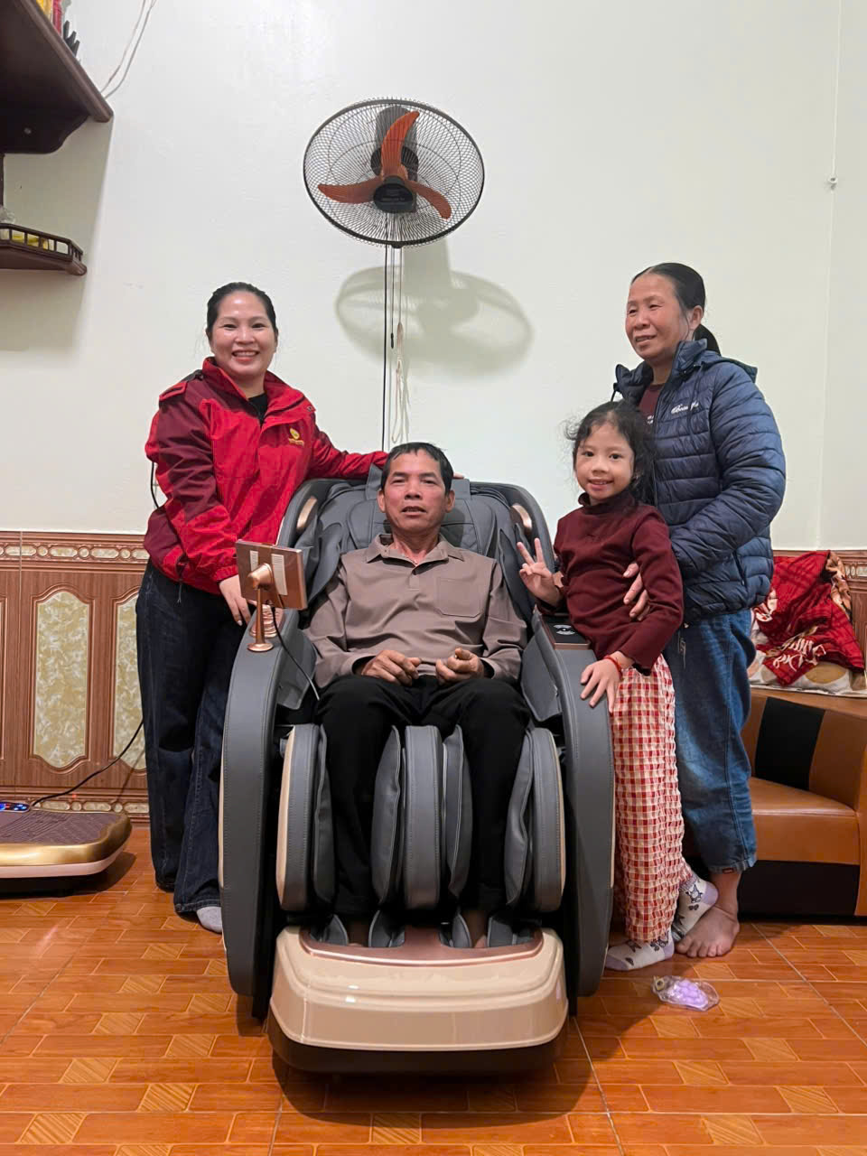 Xin cảm ơn gia đình chú Tỵ đã tin tưởng lựa chọn Thegioighemassage