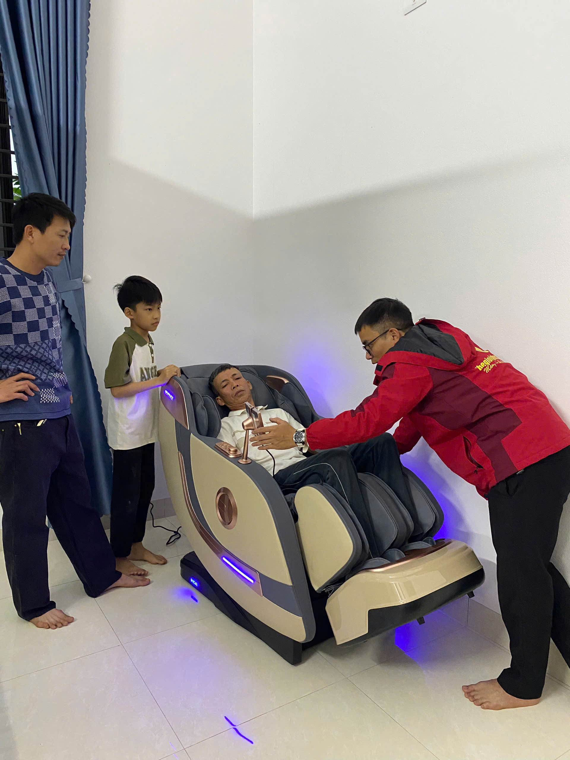 Xin cảm ơn bác Hiệu và gia đình đã tin tưởng ủng hộ Thegioighemassage