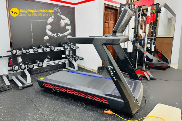 Điểm nổi bật của máy chạy bộ quái vật phòng gym Sakura V8