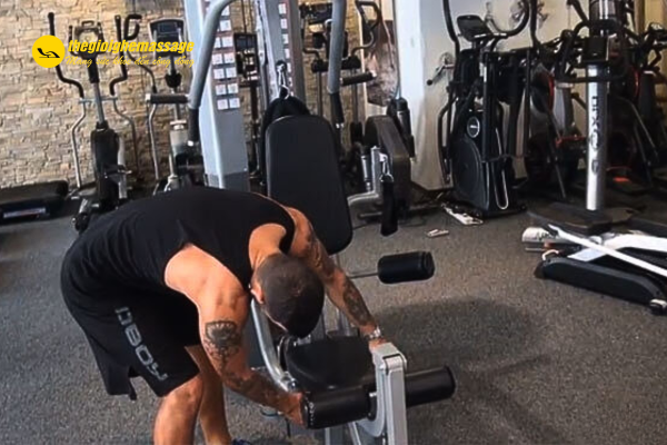 Tra dầu bôi trơn các khớp, dây cáp – Cách bảo quản giàn tạ đa năng quan trọng