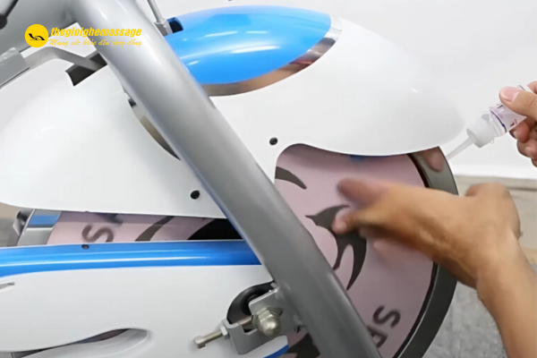 dầu vào trục bánh đà