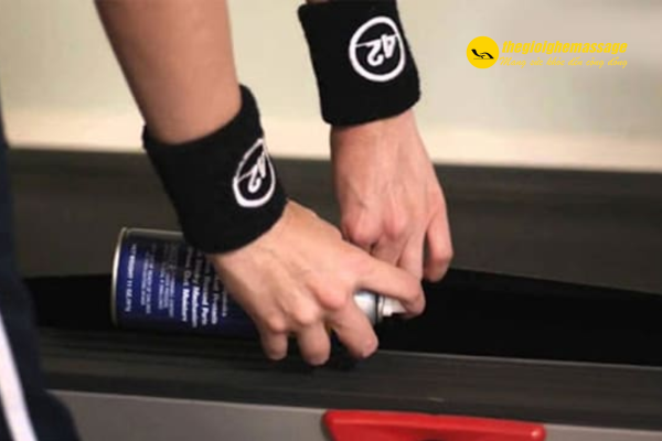 Không vệ sinh máy chạy bộ định kỳ