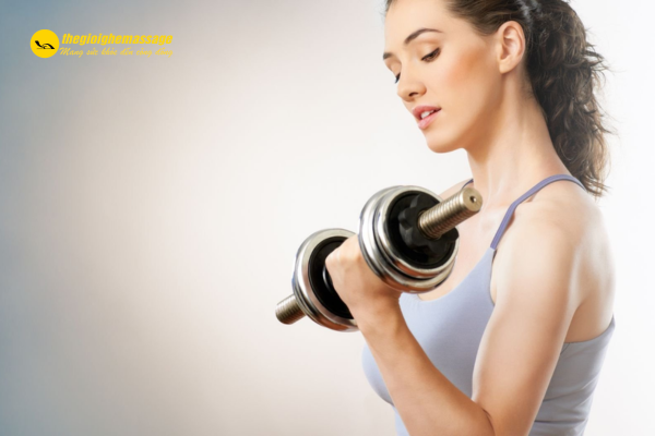 Bài tập chạy kết hợp tạ nặng với máy chạy bộ tại nhà