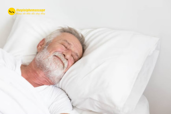 Tác dụng tuyệt vời của ghế massage đối với người cao tuổi