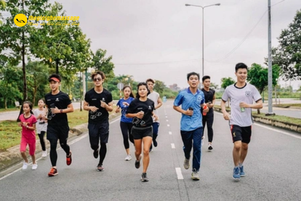 Chạy bộ ngoài trời: Cảm hứng từ cộng đồng