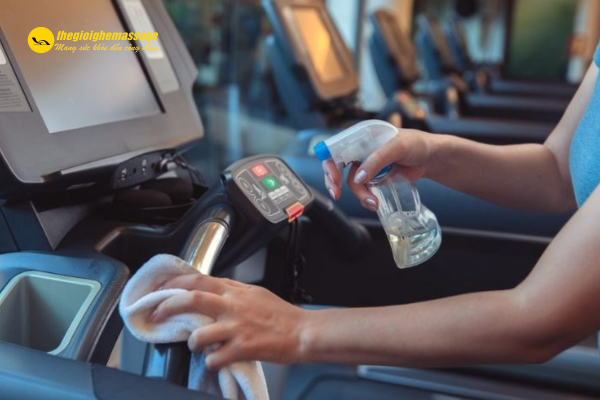 Không lau chùi và bảo dưỡng máy định kỳ