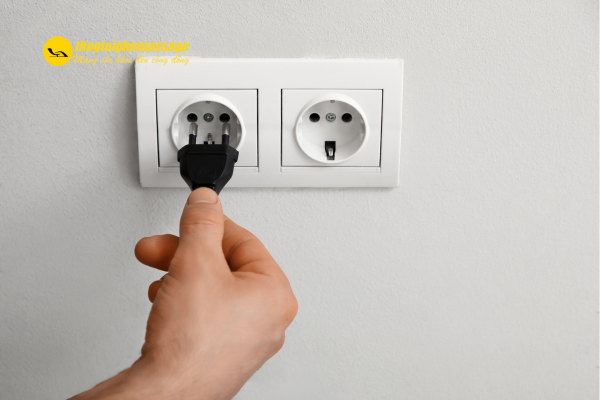 Ngắt điện và kiểm tra tình trạng ghế ngay khi có ngập