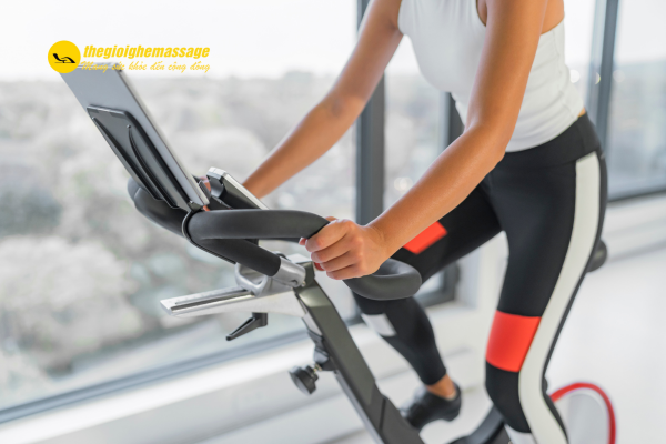  Đạp xe tại nhà giúp đốt cháy calo hiệu quả