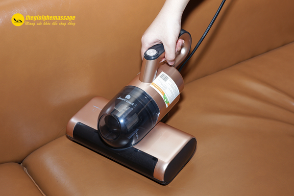 Vệ Sinh Bên Trong Ghế Massage