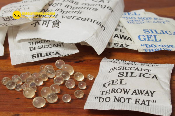 Sử dụng thiết bị hút ẩm hoặc túi hút ẩm