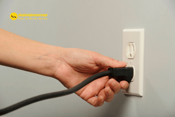 Kiểm tra nguồn điện và dây dẫn định kỳ