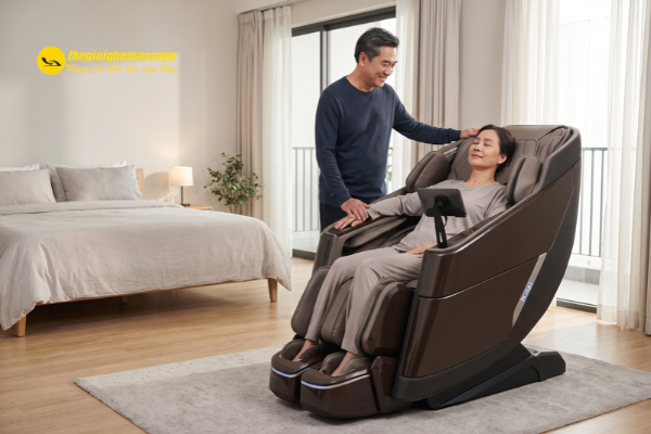 Dùng ghế massage buổi sáng hay buổi tối tốt hơn?