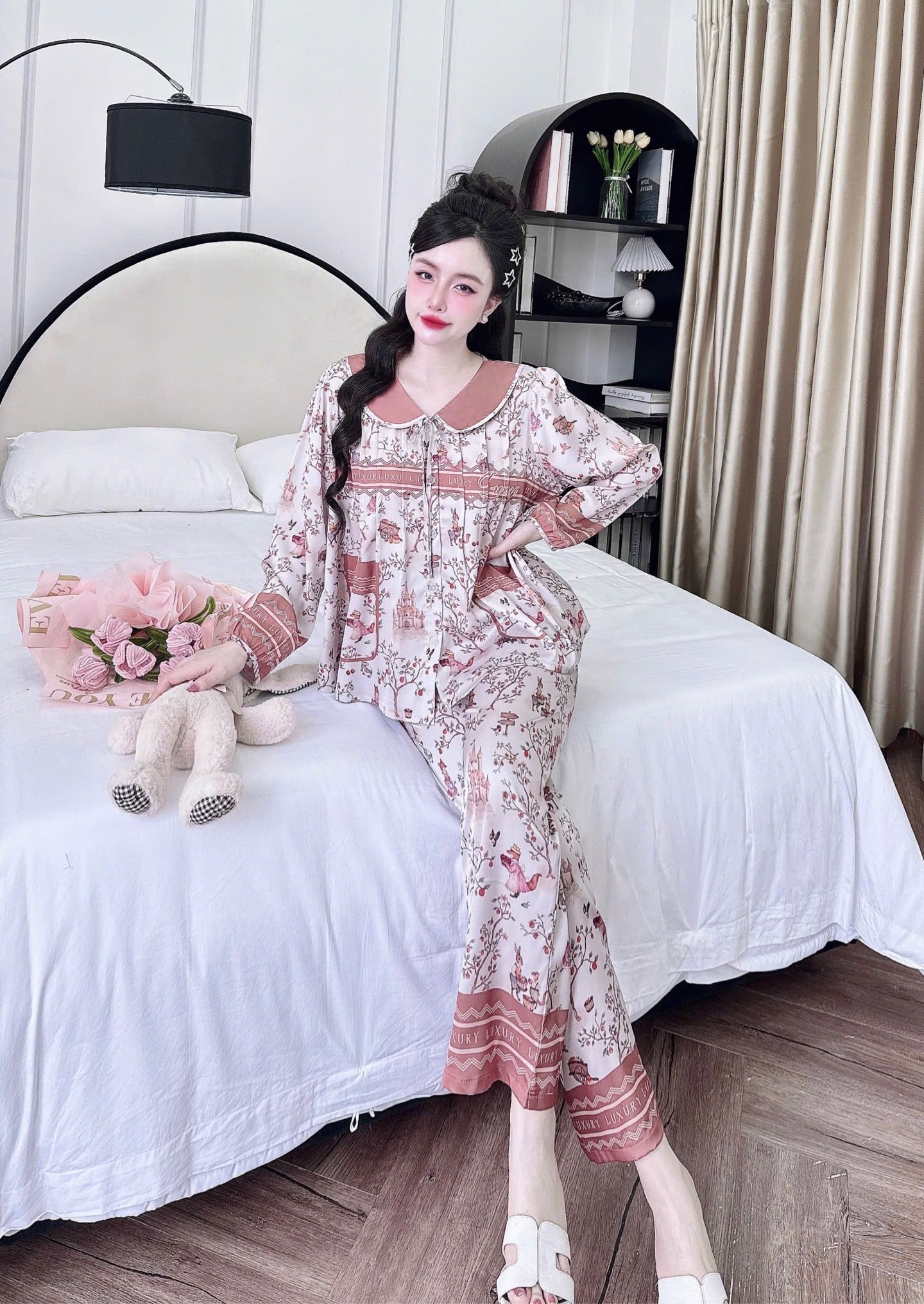 Bộ lụa latin tay dài cổ lá sen tiểu thư