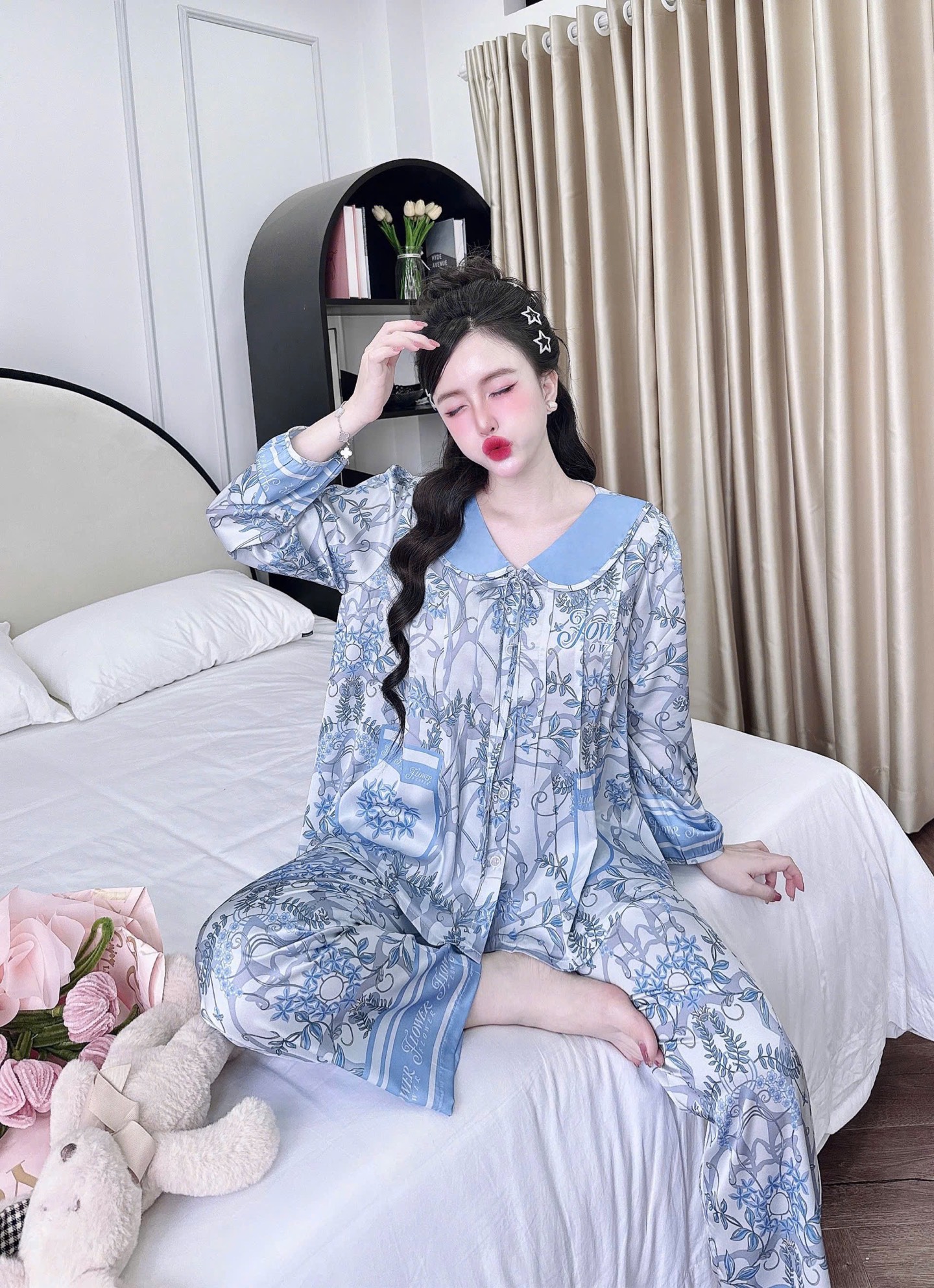 Bộ lụa latin tay dài cổ lá sen tiểu thư