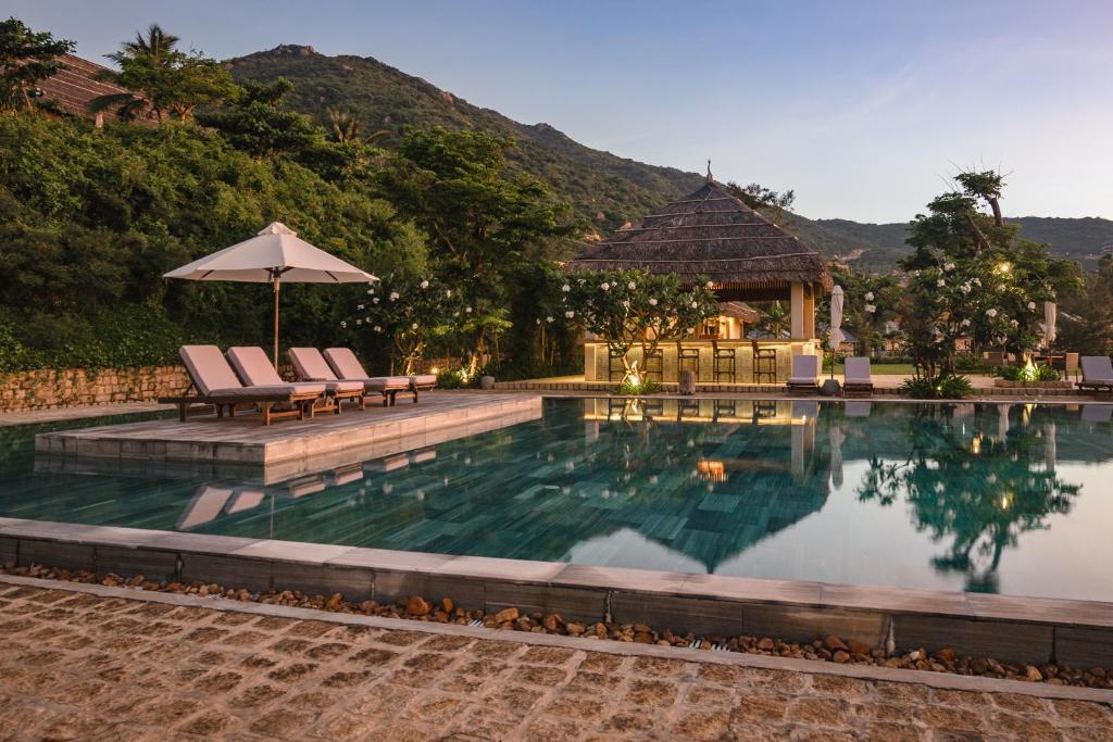 Voucher 2N1Đ Crown Retreat Quy Nhơn 4* | Bungalow view biển + 02 bữa ăn