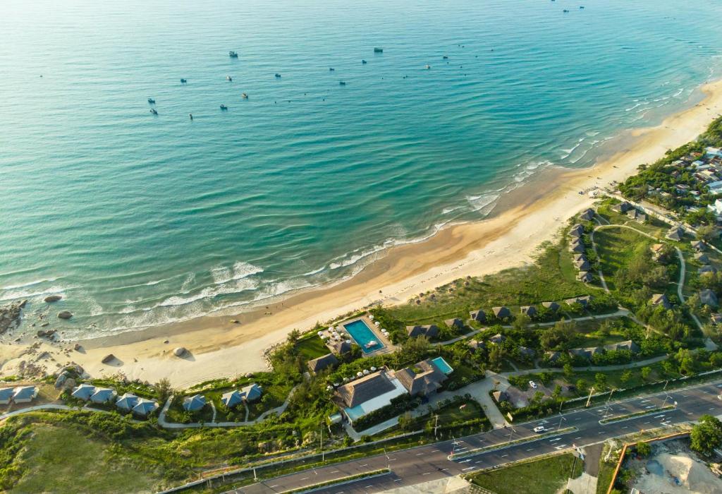 Voucher 2N1Đ Crown Retreat Quy Nhơn 4* | Bungalow view biển + 02 bữa ăn