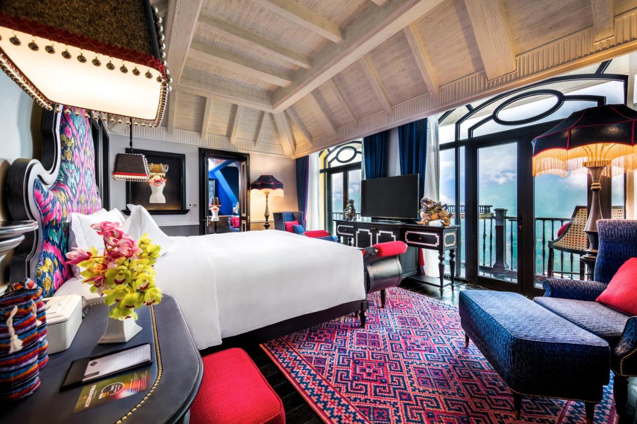 Combo 2N1Đ Hotel De la Coupole Sapa | Xe khứ hồi từ Hà Nội+ Phòng Classic + Bữa sáng + Tín dụng 1.000.000đ