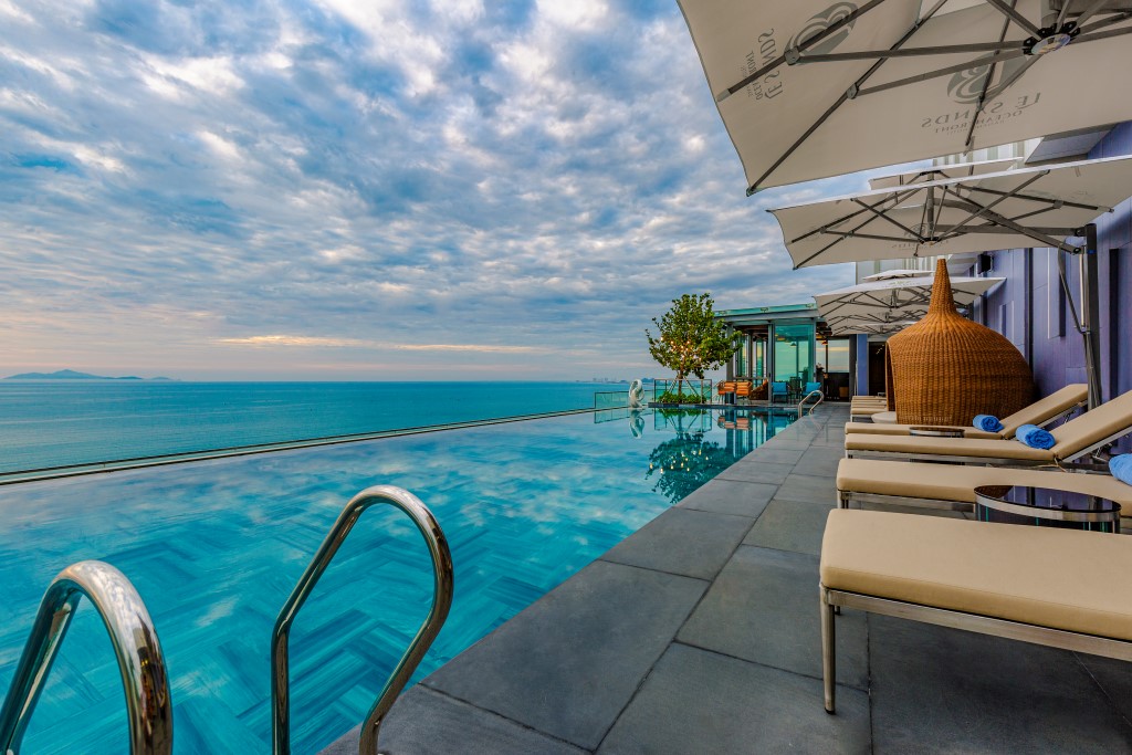 Combo 3N2Đ Le Sands Oceanfront Đà Nẵng 4* | Vé máy bay khứ hồi + Bữa sáng + Phòng View Biển