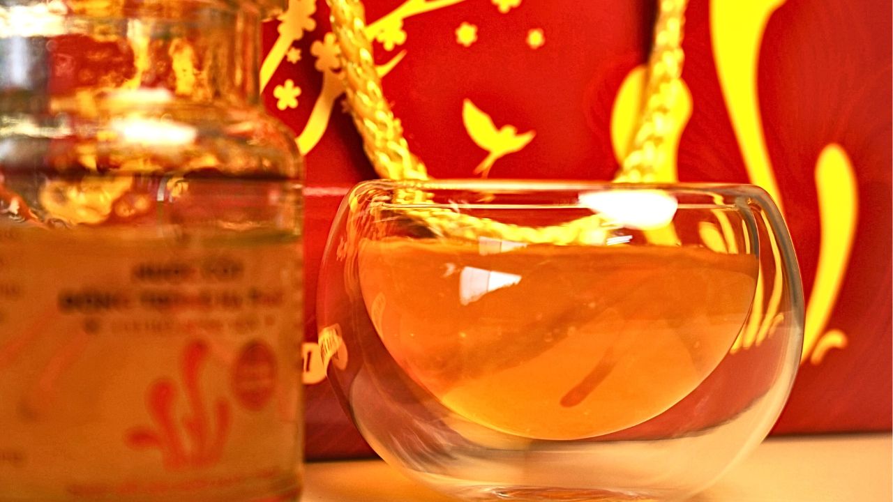 Nước cốt đông trùng hạ thảo có bổ sung yến set 6  hũ