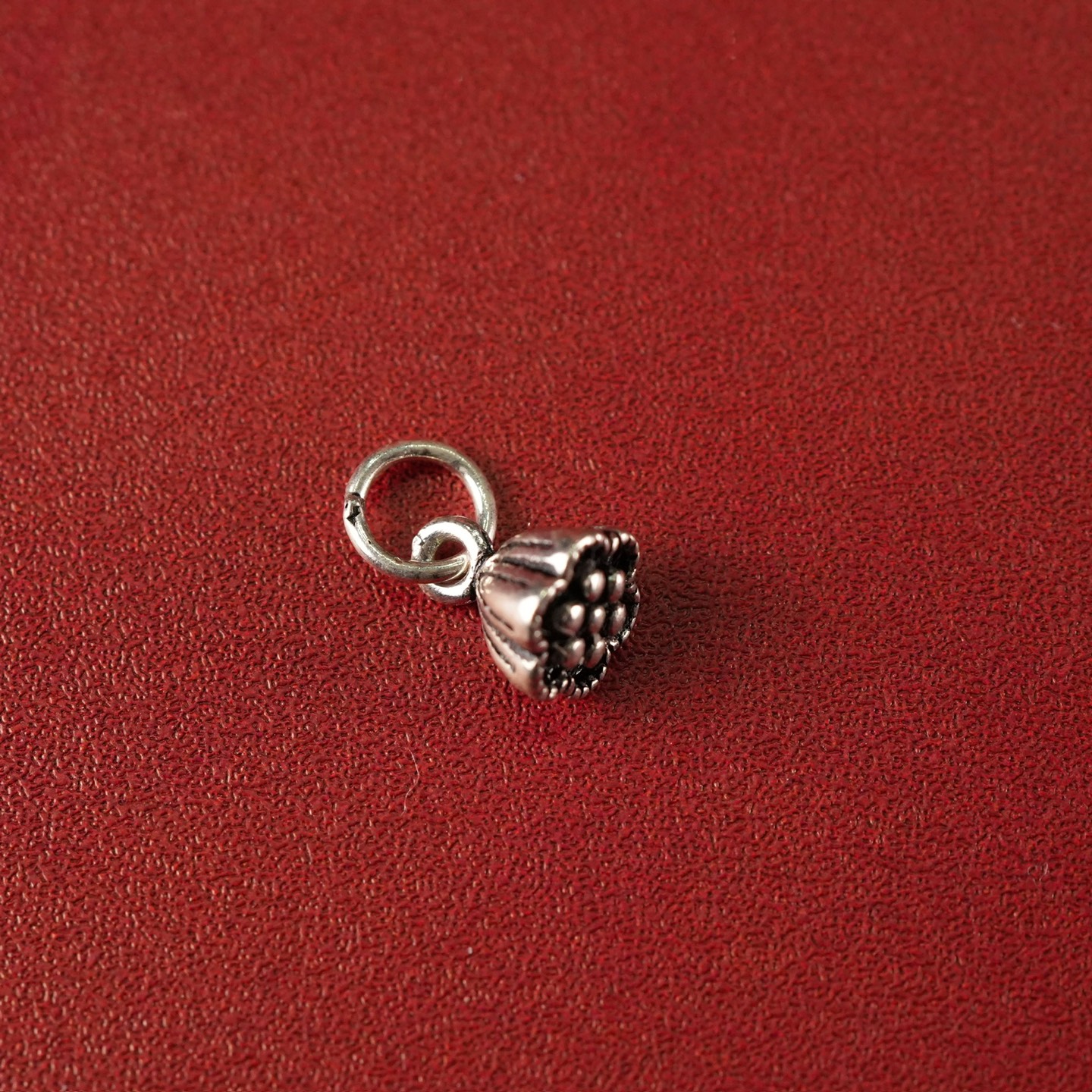 Charm bạc hoa sen