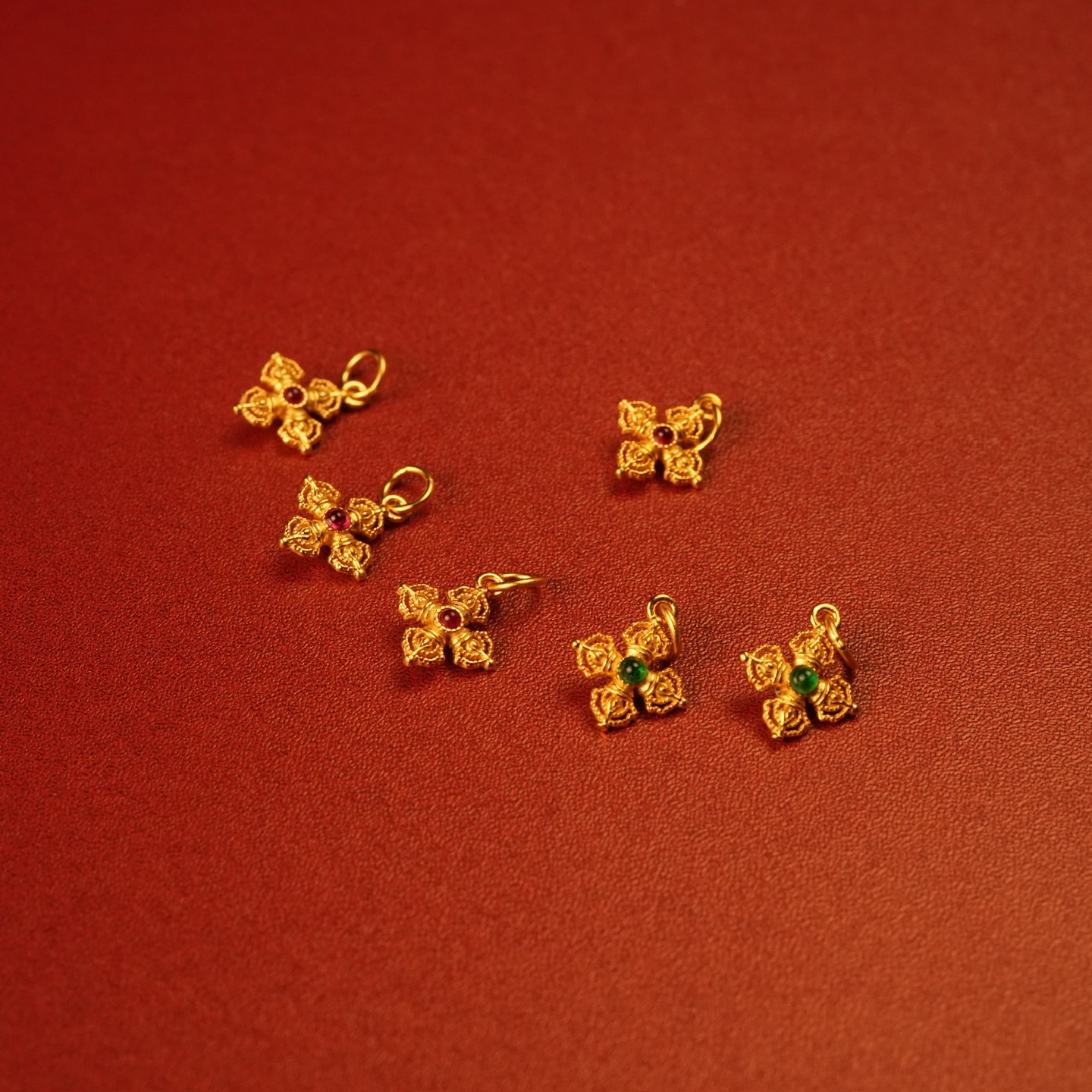 Charm bạc chuỳ kim cang kép mạ vàng