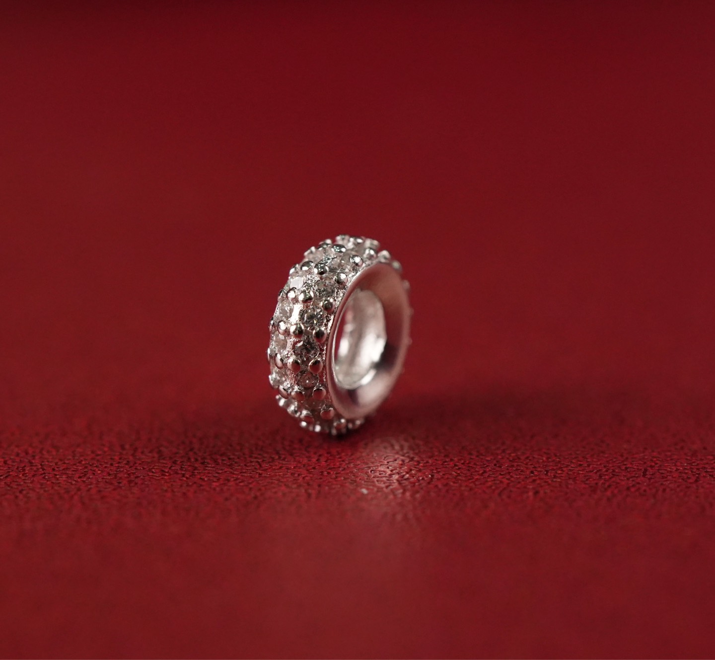Charm bạc bánh xe đính đá