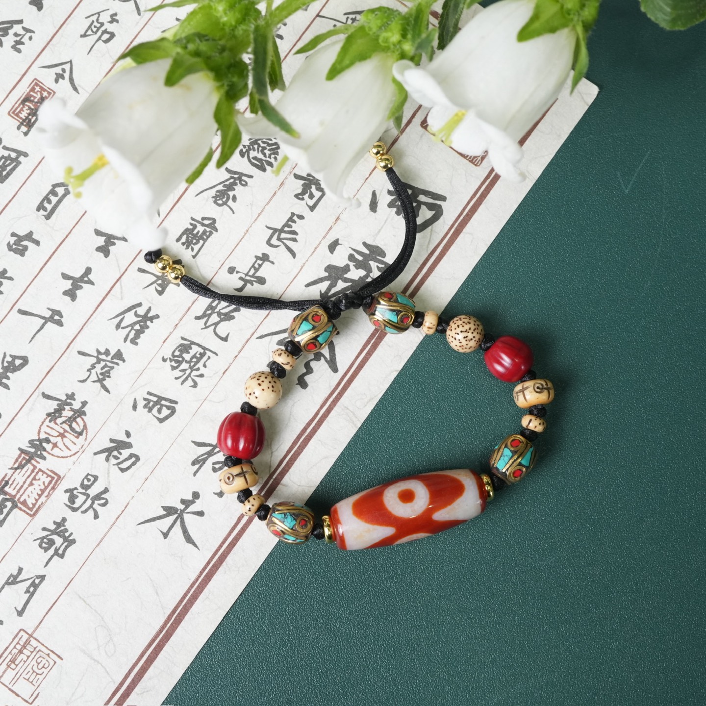 Vòng Dzi 3m huyết mix charm Tây Tạng - CTKM