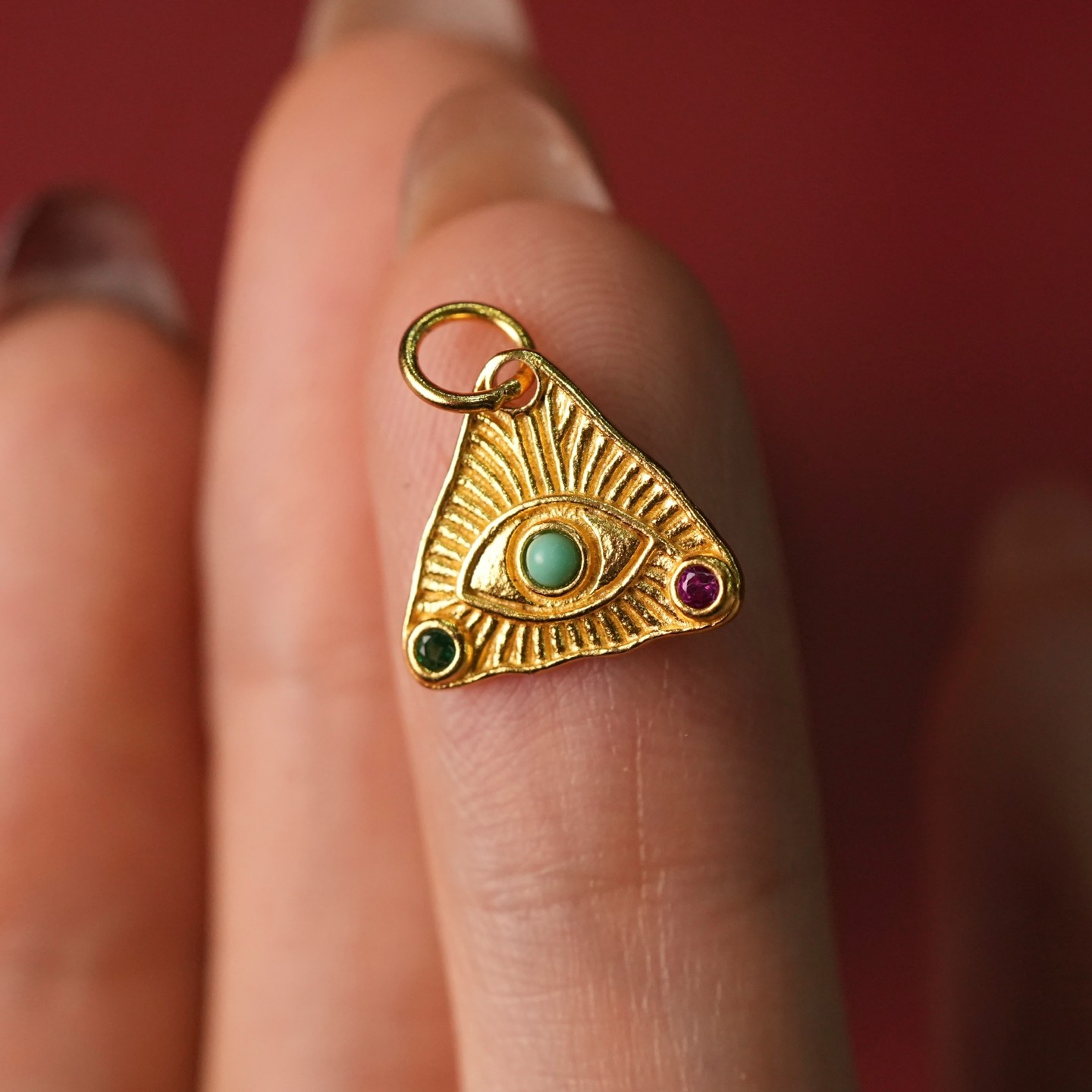Charm bạc hoạ tiết mắt thần Horus