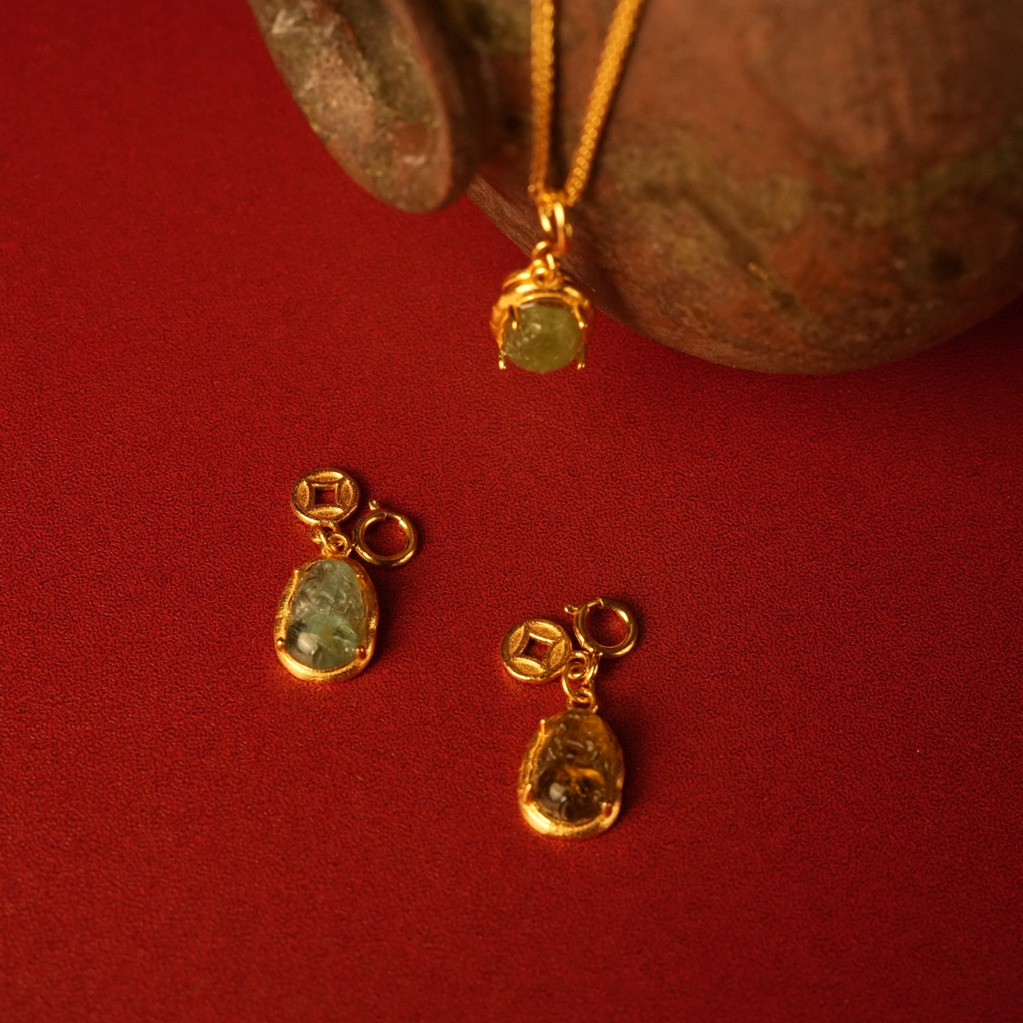 Charm bạc tỳ hưu tourmaline