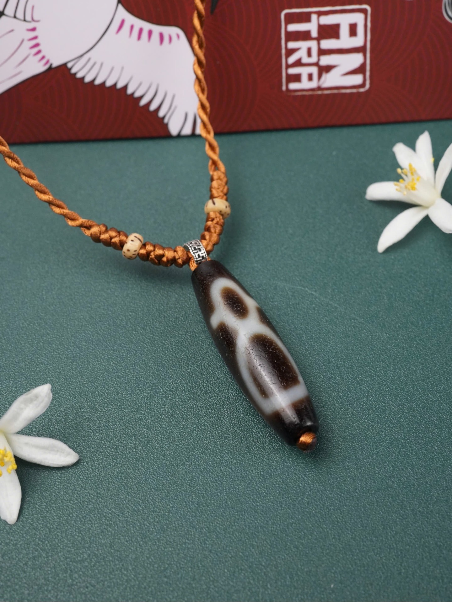 Mẫu vòng cổ phối charm bạc( không tính Dzi)