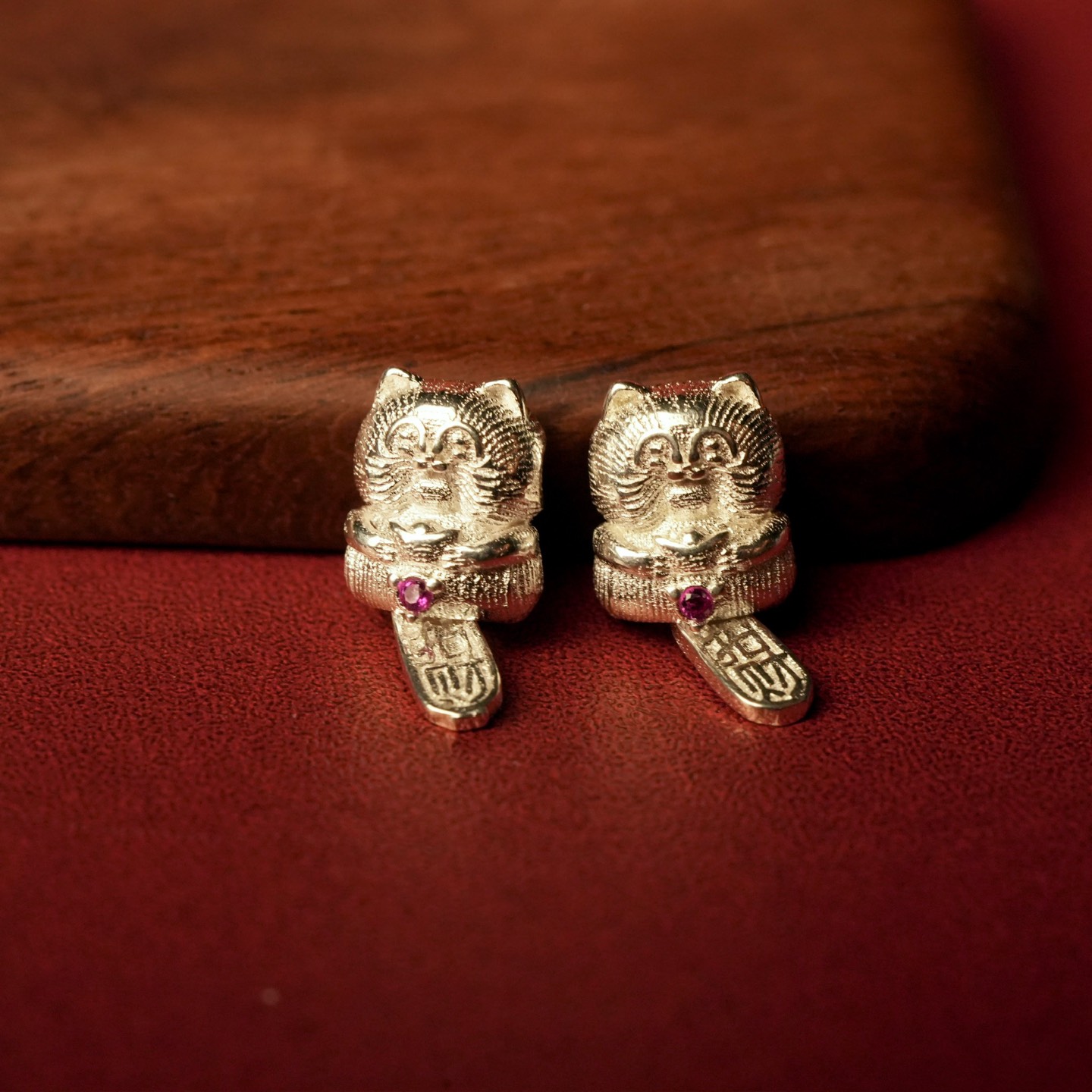 Charm bạc mèo thần tài