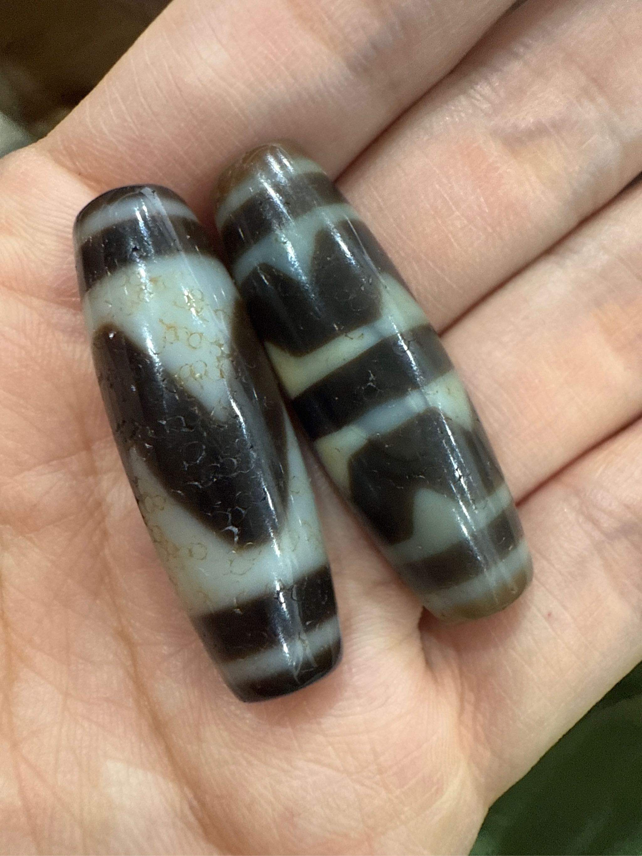 Dzi nanh cọp thân ngọc