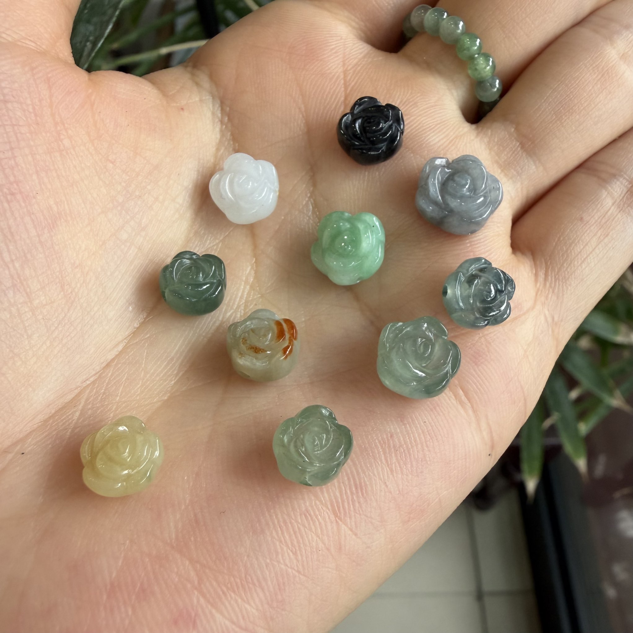 Charm hoa hồng ngọc