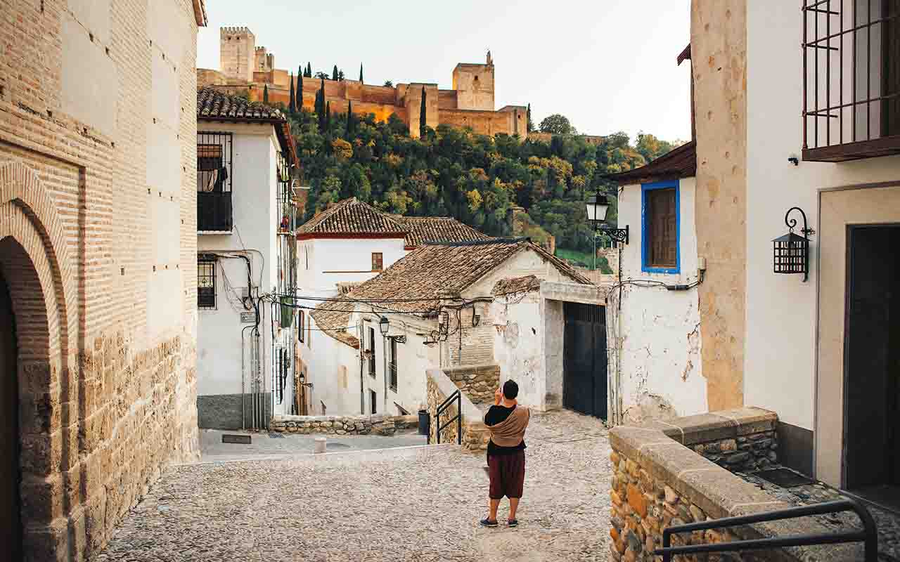 Albaicín: Hành Trình Ngược Thời Gian Trong Lưới Đường Phố Lịch Sử