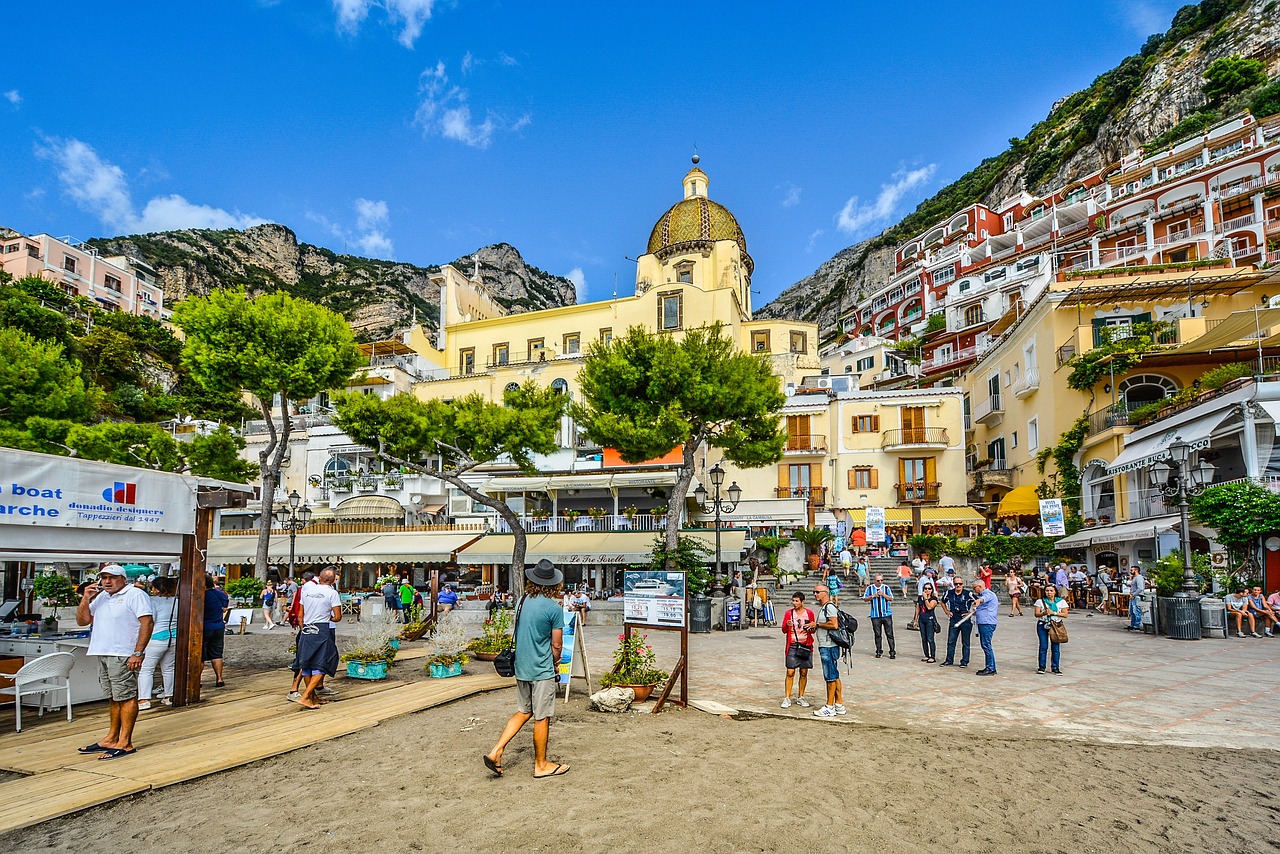 Amalfi: Hòa mình vào Vẻ Đẹp Cổ Điển và Lối Sống Ý Quyến Rũ