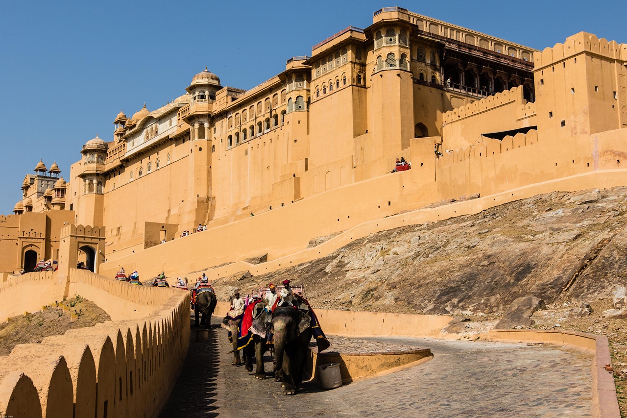 Vịnh cổ kính: Sự tráng lệ của Amber Fort