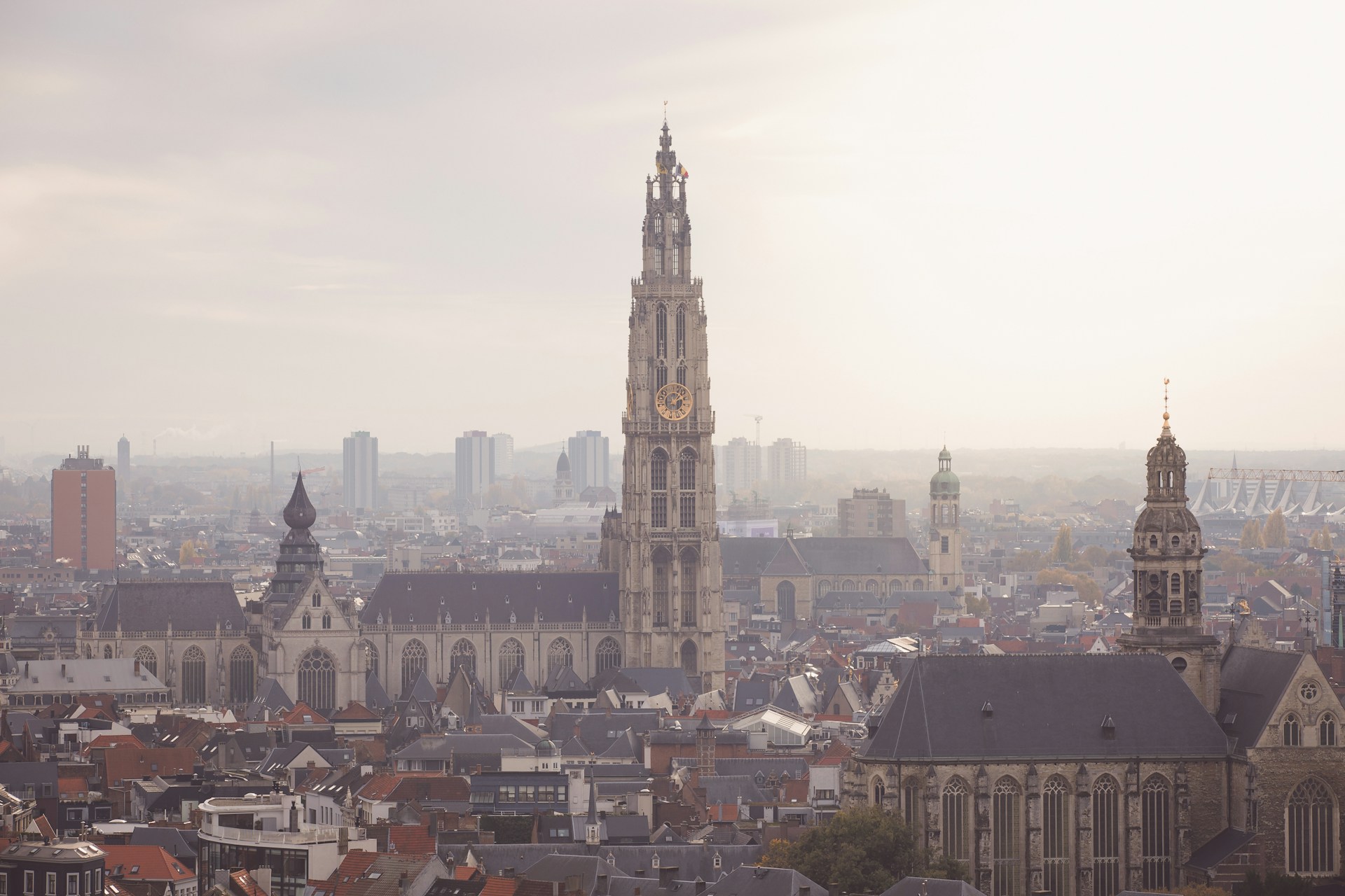 Antwerp: Một thành phố thịnh vượng với nghệ thuật và thời trang