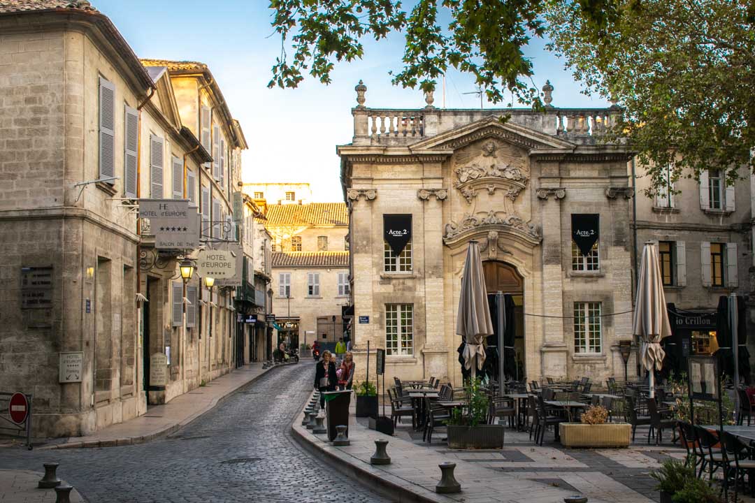 Avignon: Di Sản Lịch Sử và Văn Hóa của Provence