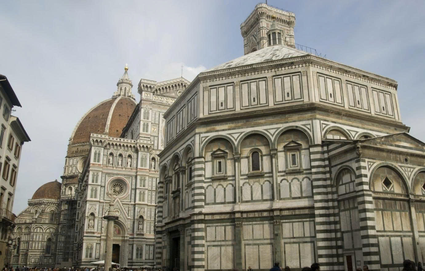 Huyền Bí và Tôn Nghiêm: Baptistery of San Giovanni Trên Đất Siena